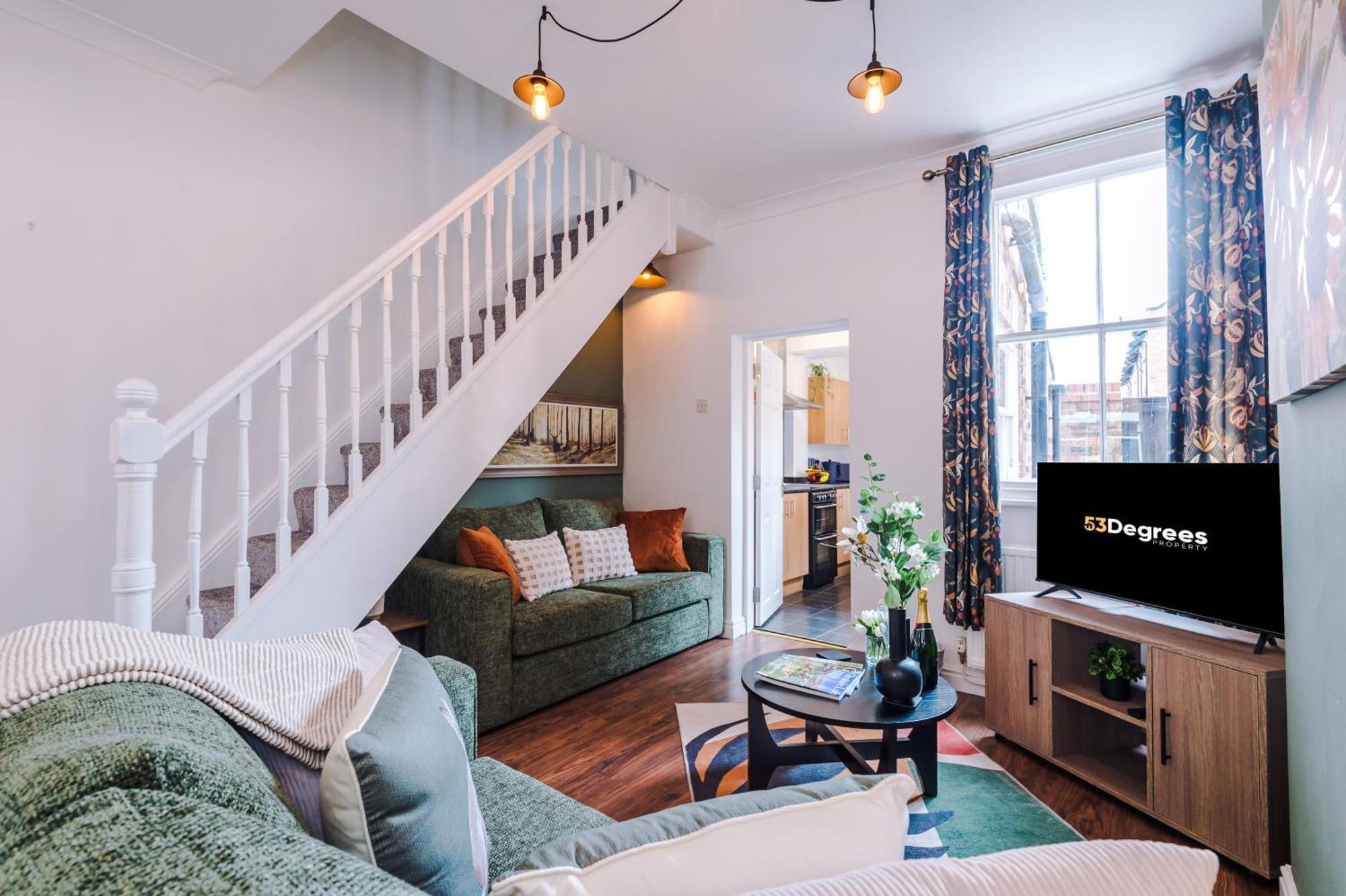 New! Stunning 2-Bed City-Centre Home In Chester By 53 Degrees Property - Ideal For Couples & Groups - Sleeps 6! Екстериор снимка