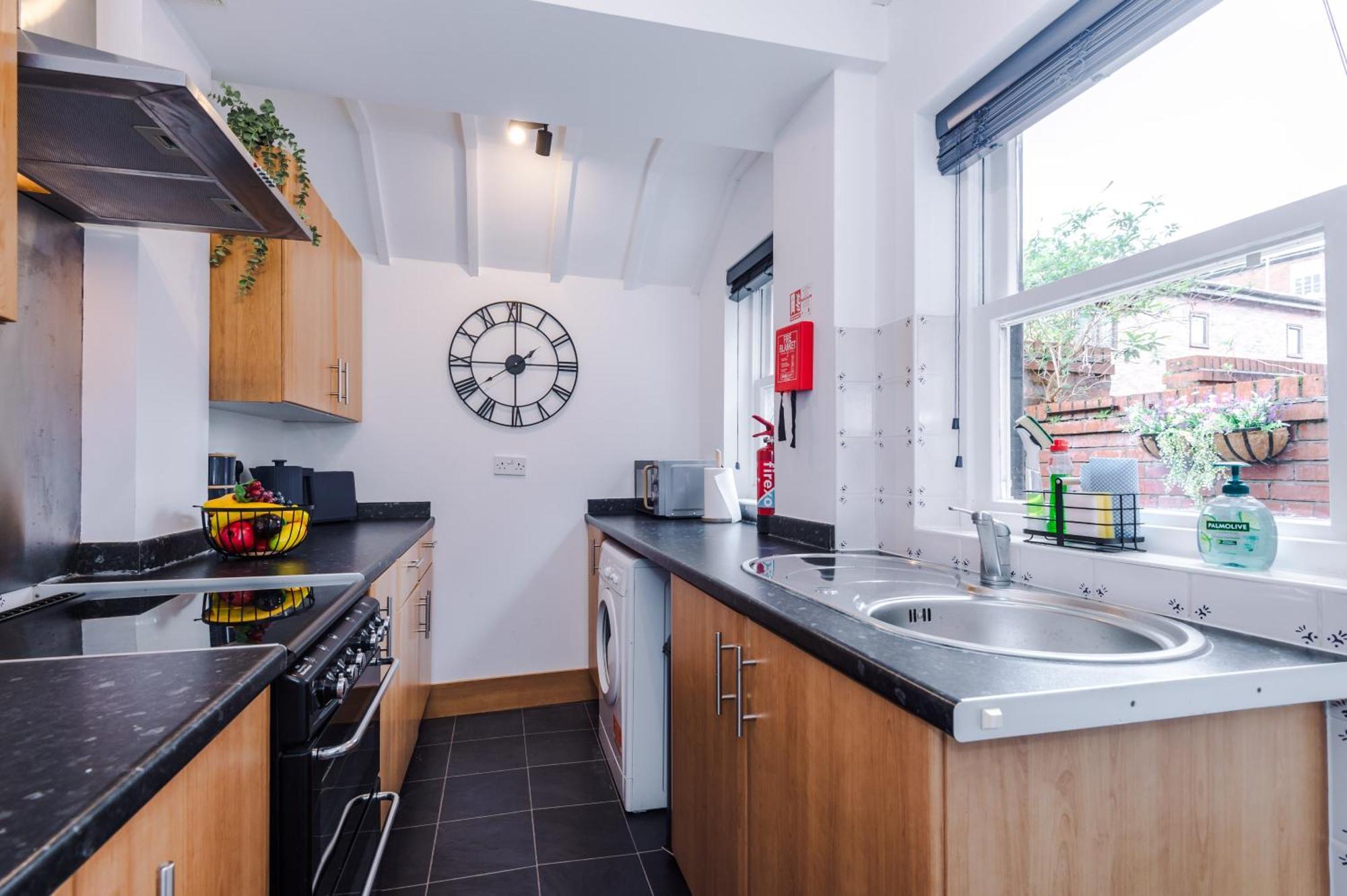 New! Stunning 2-Bed City-Centre Home In Chester By 53 Degrees Property - Ideal For Couples & Groups - Sleeps 6! Екстериор снимка