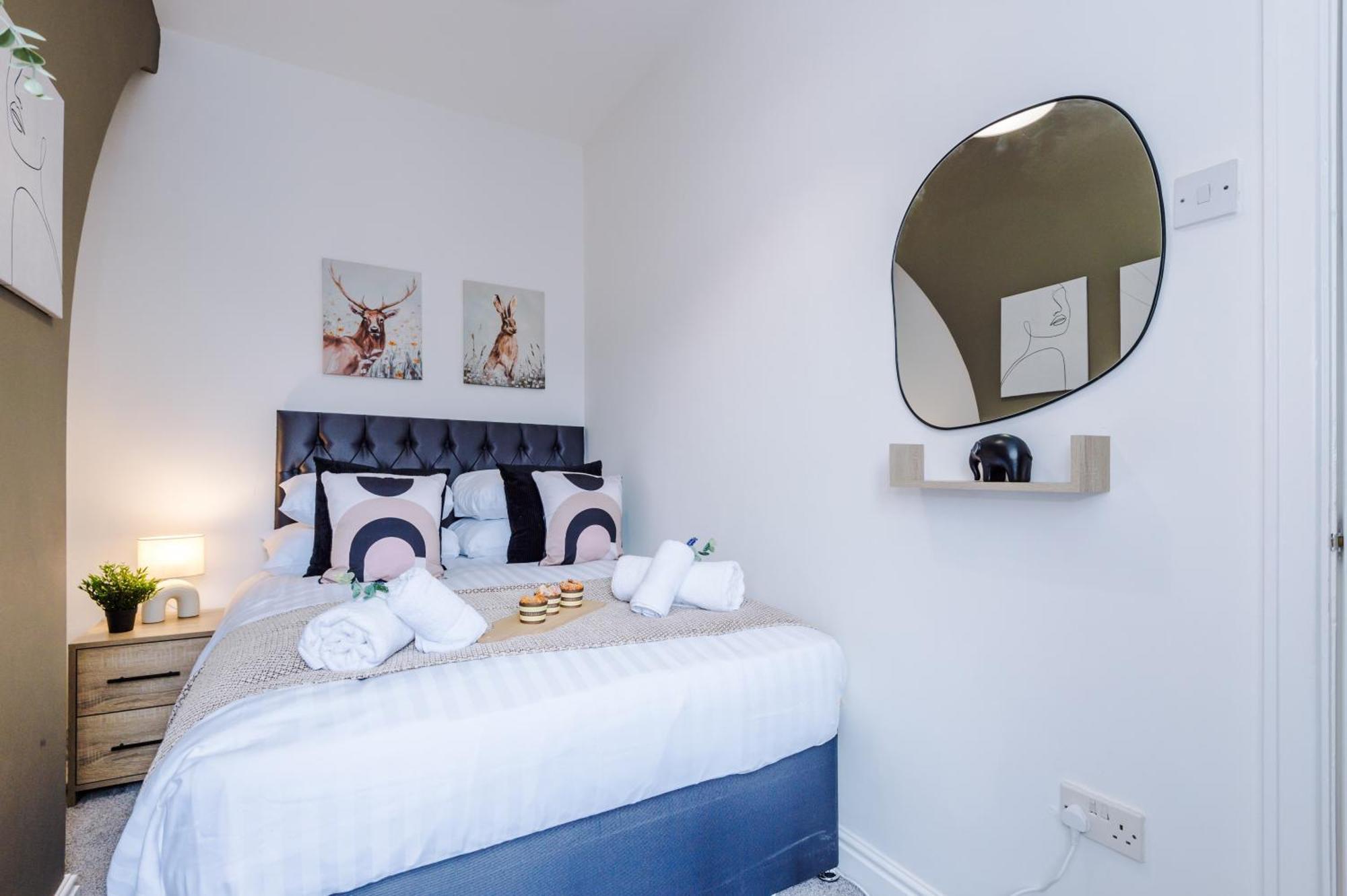 New! Stunning 2-Bed City-Centre Home In Chester By 53 Degrees Property - Ideal For Couples & Groups - Sleeps 6! Екстериор снимка
